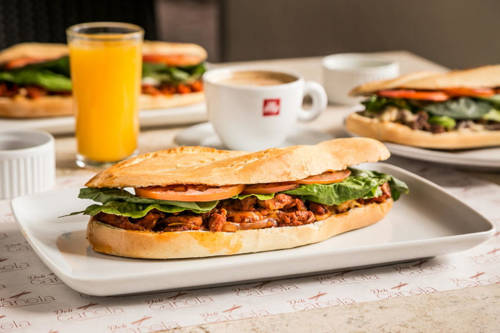 Cafetería Delicanela Hotel Real de Minas Poliforum, León Guanajuato